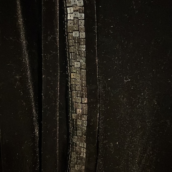 Quacker FACTORY XL SEQUINS EMBELLISHED VELVET 2 PIECE SHELL WITH JACKET. - Picture 8 of 10